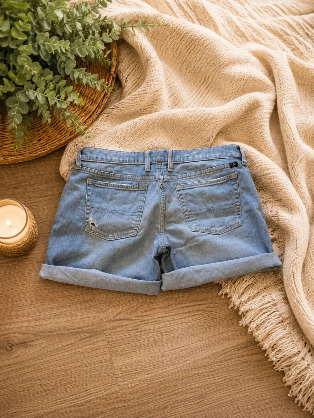 Lucky Brand Distressed Denim Shorts Size 4 27 Light Wash Rolled Cuff